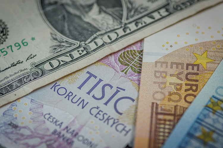 V jaké měně investovat a co znamená kurzové riziko?